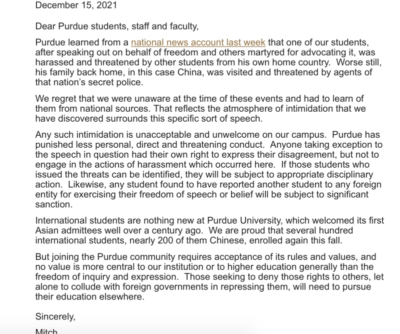 美普渡大學校長丹尼爾斯發給全校師生的公開信裡強調，對於大學而言，沒有比調查和言論自由更重要的價值了，如果不尊重言論自由就別來這裡。   圖：翻攝自purdueexponent.org