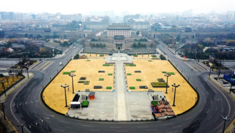 12月23日的西安永寧門外盤道不見人影。   圖：翻攝新華社