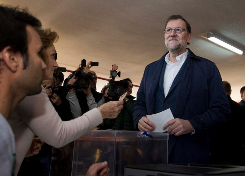 西班牙總理拉霍伊鼓勵民眾踴躍投票。   圖：翻攝拉霍伊臉書