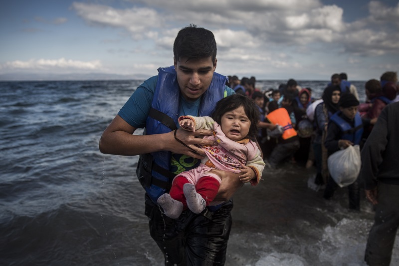 國際移民組織週一表示，2015年進入歐洲的難民人數，已正式突破百萬，是歐洲自二戰以來最嚴重的難民危機。
   圖：達志影像/美聯社資料照片 