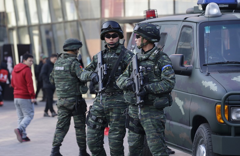 至少有4個西方國家24日不尋常的對北京外交和娛樂區三里屯發布耶誕安全警訊，中國武警已加強在當地巡邏。    圖：達志影像/路透社