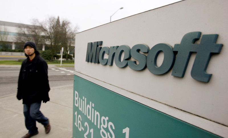 微軟公司(Microsoft)30日表示，將向用戶發出警告，因疑似發現有國家級駭客入侵，試圖竊取用戶資料。   圖：達志影像/美聯社資料照片
