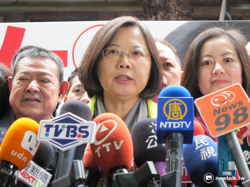 民進黨總統候選人蔡英文6日表示，台灣人非常關心香港銅鑼灣書店事件。   圖：林朝億/攝