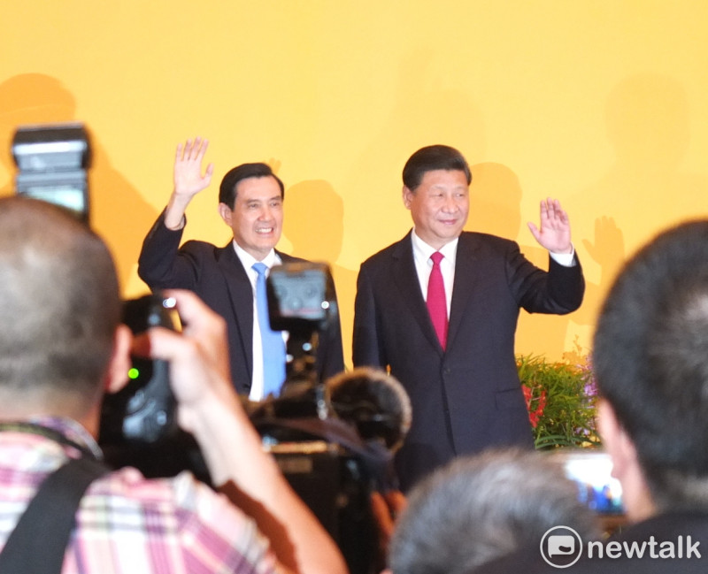 美國總統川普與北韓領導人金正恩會面地點選擇新加坡，根據白宮副發言人表示，是參考兩岸領導人首次會面的「馬習會」。圖為前總統馬英九與中國領導人習近平2015年首次會面。   圖：新頭殼資料照片
