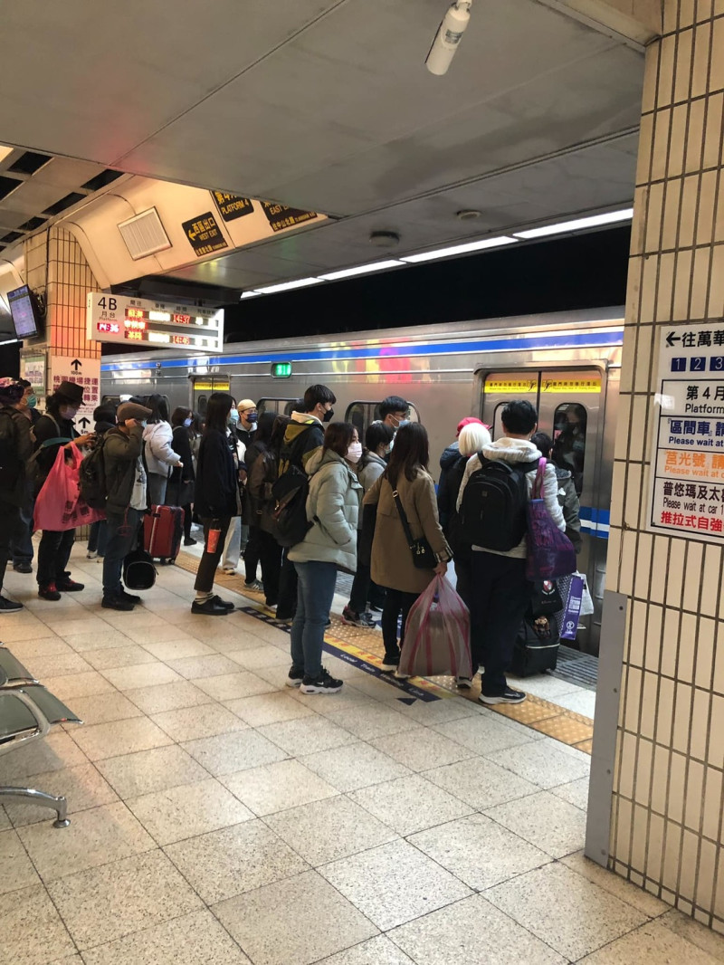 台鐵宣布跨年元旦再加開23列次班車。   圖：翻攝自交通部臺灣鐵路管理局 TRA臉書
