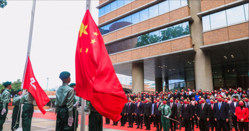 曾是反送中重要根據地的香港理工大學，在一月一日升起了中國的五星紅旗。   圖 : 翻攝自香港理工大學官網
