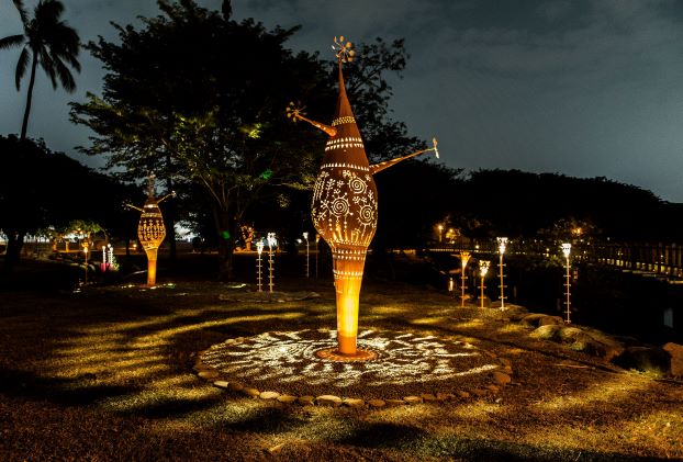 伊誕．巴瓦瓦隆的鐵雕裝置藝術〈南島的風很香〉。   圖：高雄市文化局提供
