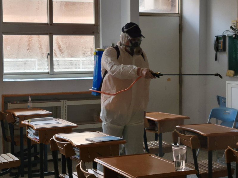 桃市環保局消毒大隊進入停課校園執行消毒作業。   圖：桃園市環保局提供
