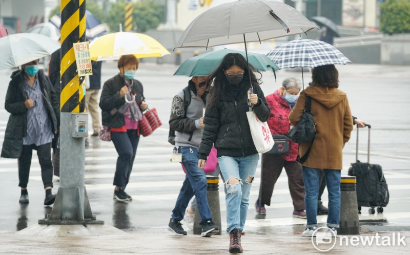 強烈大陸冷氣團加上南方雲系夾擊！今全台降溫又降雨