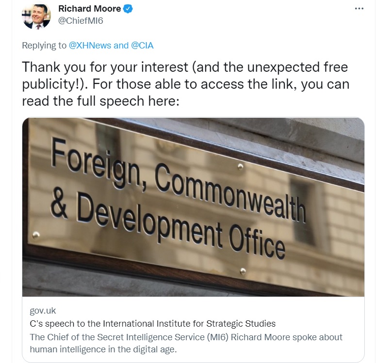 英國軍情六處主任摩爾回應新華社的kuso影片，感謝免費宣傳，還趁機打廣告，請網友關注對於中國威脅的演講。   圖：翻攝自摩爾推特