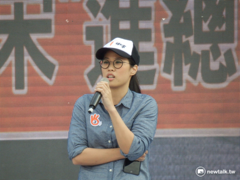 親民黨總統候選人宋楚瑜女兒宋鎮邁10日首度走到台前，為父親站台。   圖：符芳碩/攝