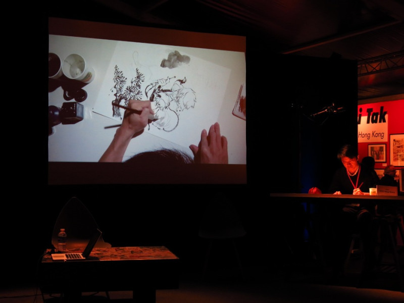 漫畫家葉明軒於2016法國安古蘭國際漫畫節小亞洲舞台區的創作表演。   圖：文化部提供