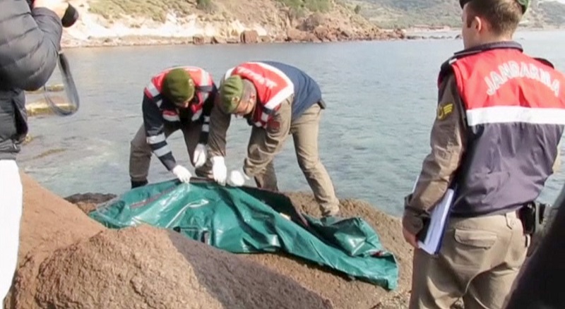 1艘企圖從土耳其駛往希臘的難民船30日在愛琴海沈沒，75人獲救，至少有33人溺斃。    圖片來源：達志影像/路透社