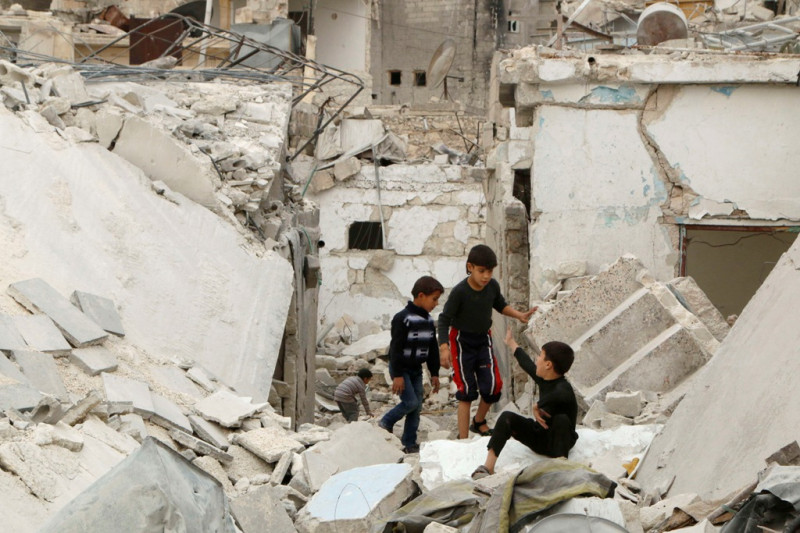 就在敘利亞政府表態願意讓步之後，聯合國敘利亞特使米斯圖拉1日表示，敘利亞和談已於日內瓦正式展開。圖為敘利亞難民。   圖：達志影像/路透社資料照片