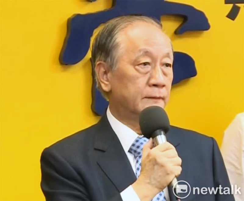 新黨主席郁慕明26日表示，自己不會真的參選國民黨主席，只是回應朱立倫的「團結說」。   圖：翁嫆琄/攝