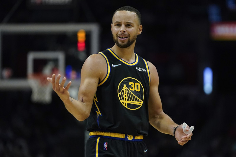 Stephen Curry轟下全場最高39分仍無力回天，勇士遭溜馬逆轉。   圖／美聯社／達志影像