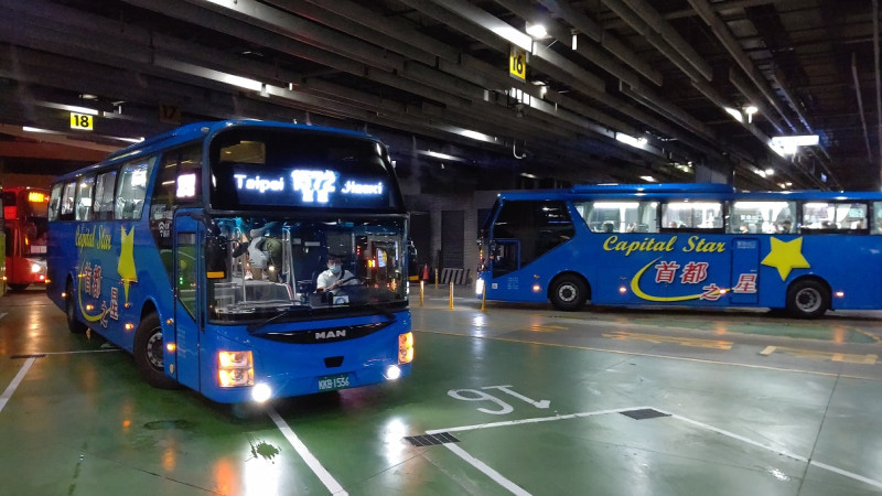 北宜線加密班次疏運。   圖：首都、台北客運提供 