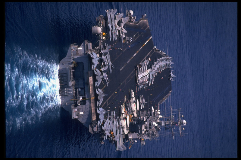 美軍航母卡爾·文森號在南海巡弋。   圖 : 翻攝自環球網