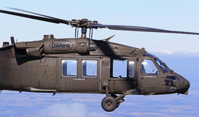 測試ALIAS系統的UH-60A直升機，明顯可見駕駛艙室無人狀態。   圖：翻攝Lockheed Martin官網