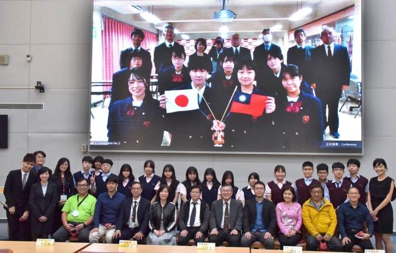 南山中學-雙語班-日本浦和學院線上交流。   圖：新北市教育局提供