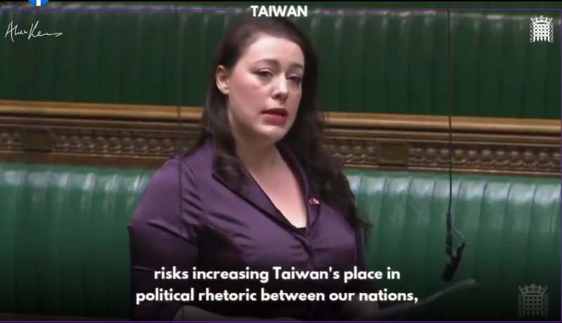 英國保守黨「中國研究小組」共同主席凱恩斯，10日主導國會下議院就與台灣關係舉行的辯論，強調台灣值得更具實質意義的互動與支持。   圖：翻攝自凱恩斯臉書影片