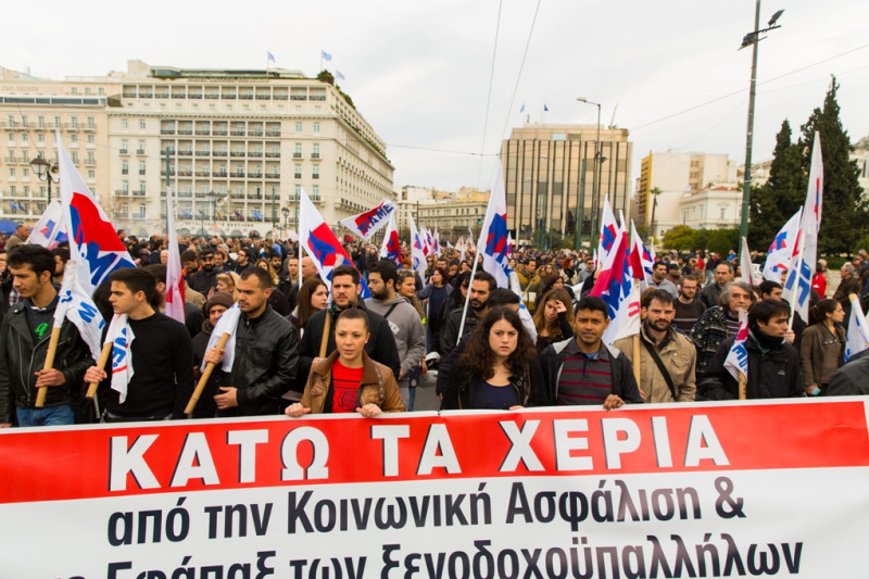 由於不滿政府計劃下調每個月最高退休金，希臘各行各業4日展開全國性大罷工。   圖:達志影像/美聯社