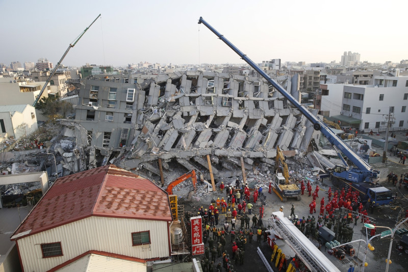 美濃強震發生至今罹難人數已經增加為24人。   圖片來源：達志影像/美聯社