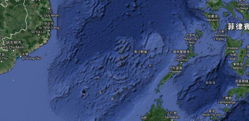 南海區域緊張情勢持續，中國又被爆在華陽礁興建雷達設施。   圖：翻攝google衛星圖