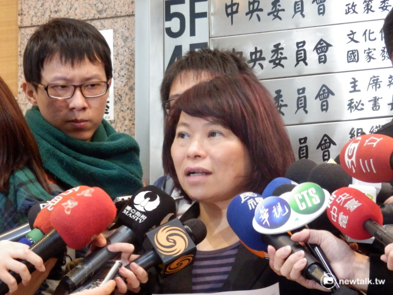 國民黨代理主席黃敏惠24日中常會前接受媒體聯訪。   圖：符芳碩/攝