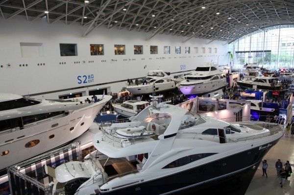 高雄市每2年舉辦1次國際遊艇展，2014年高雄國際遊艇展約有52億元產值，希望今年展覽可以吸引更多買家。   圖：高雄市海洋局提供