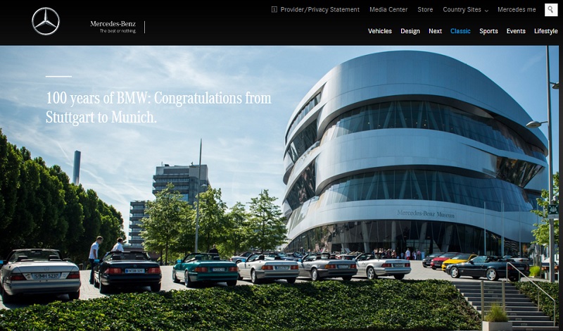 BMW集團7日歡慶創立100年紀念日，有130年歷史的對手賓士汽車在官網宣布，BMW員工3月8日到13日可免費參觀賓士博物館。   圖：翻攝Mercedes-Benz官網