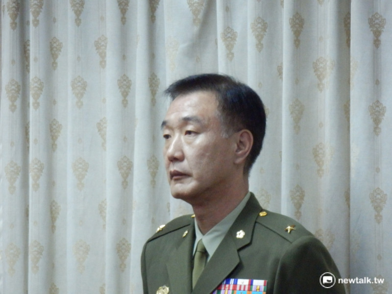 憲兵司令部參謀長馮毅9日則說，是由「保防處的」通知憲兵隊行動。   圖：符芳碩/攝