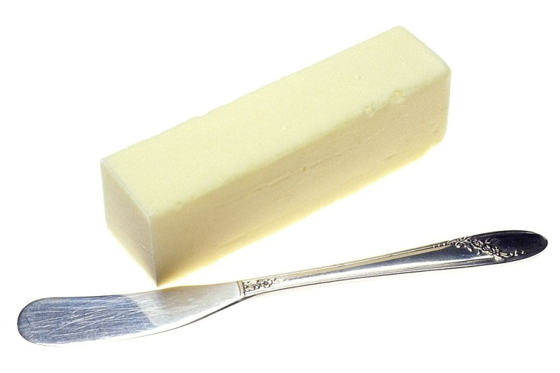 食藥署10日表示，明年1月製造的奶油製品，若乳脂肪未達一定標準，都要稱為人造奶油人脂肪抹醬。   圖：翻攝自維基百科