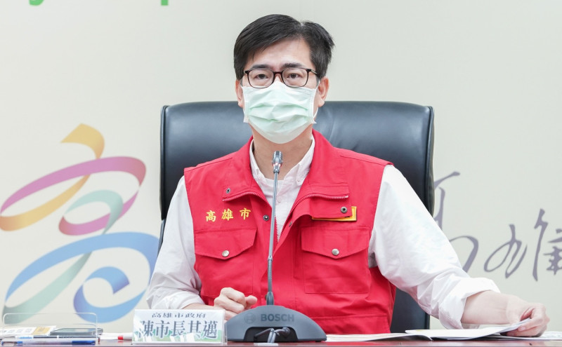 近來高雄疫情持續，高雄市長陳其邁呼籲民眾盡快接種第三劑疫苗。   圖：翻攝自陳其邁臉書。