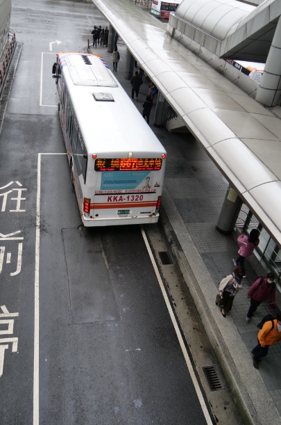 公車停靠。   圖：新北市交通局提供