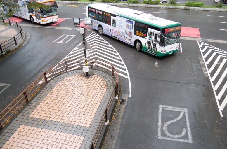 公車進站。   圖：新北市交通局提供