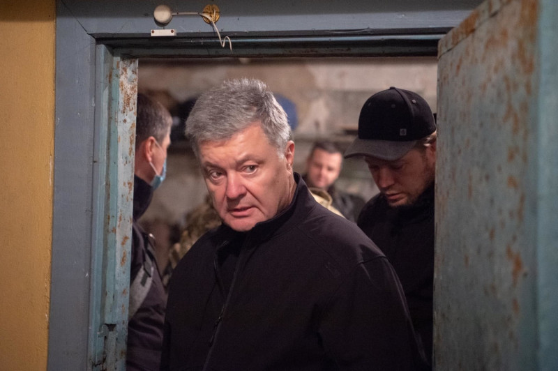 烏克蘭前總統波洛申科痛罵普丁「簡直是瘋了，簡直就是邪惡，來這裡殺死烏克蘭人」。   波洛申科