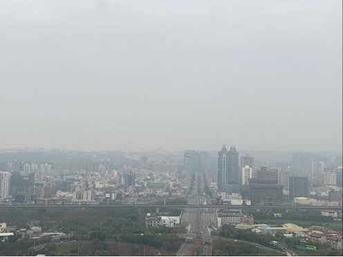 台中市空氣品質再度「紫爆」。   圖 : 翻攝自蔡其昌臉書