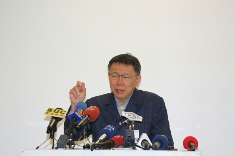 正在美國舊金山訪問的台北市長柯文哲於當地時間11日前往谷歌園區（Google Campus）參觀，認為谷歌雖是幸福企業，員工沒績效也混不下去。   圖：臺北市政府提供