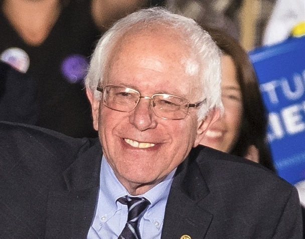 美國民主黨總統參選人、佛蒙特州聯邦參議員桑德斯(Bernie Sanders)26日（美國時間）在拿下阿拉斯加州和華盛頓州初選後，又在夏威夷州黨團投票勝出。   圖：達志影像/美聯社資料照片