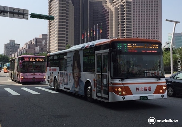 針對雙北公車運價方面，台北、新北交通局獲共識，將採浮動油價機制。   圖：新頭殼資料照片