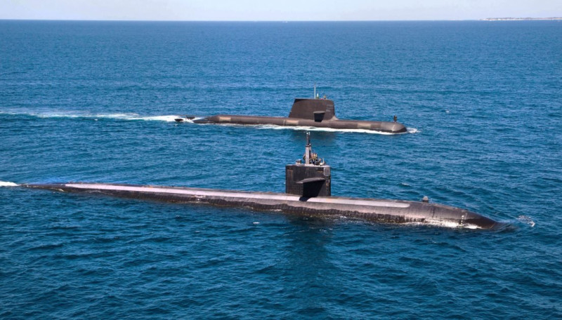 美澳潛艦2015年在澳洲西部海域共同演習。   圖：翻攝Royal Navy官網
