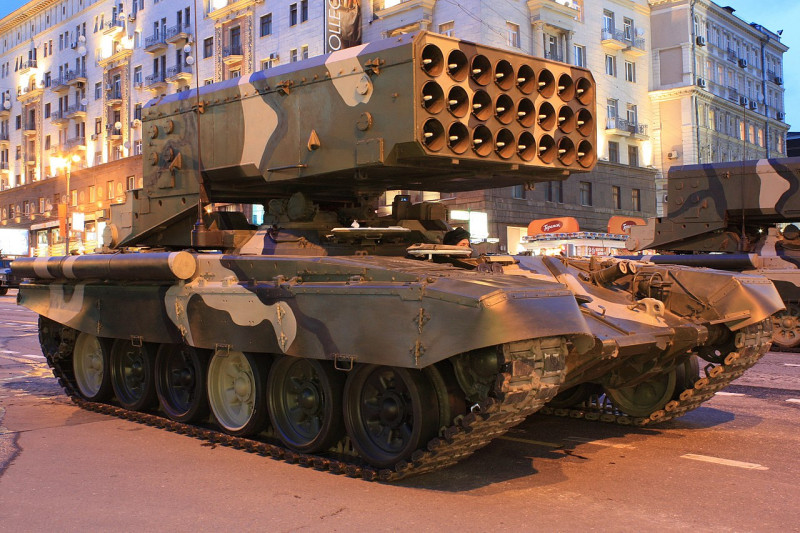 俄羅斯「TOS-1A」多管火箭炮武器系統。   圖：翻攝維基百科/CC BY-SA 3.0
