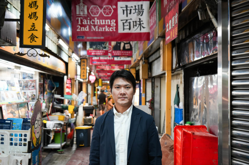 許瑞宏獲得台灣民眾黨提名參選市議員，他要師法郭台銘，以產業界的角度出發，提升中西區的經濟。   許瑞宏/提供