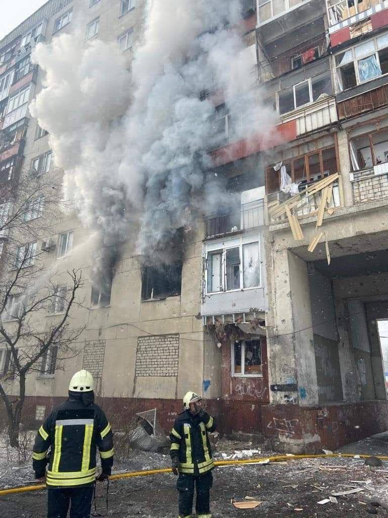 俄軍再向頓涅茨克一棟公寓開火。圖為盧甘斯克州北頓涅茨克一處社區。   圖：翻攝Tundratracker推特（資料照）