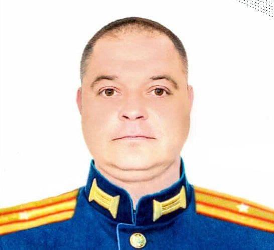 俄羅斯39歲近衛軍特戰部隊少校指揮官列昂諾夫證實陣亡，其告別式也在10日舉行。   圖：翻攝推特