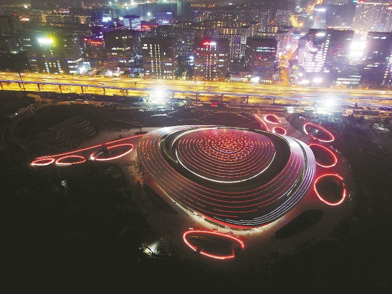 杭州亞運會電競館昨（15）日晚間首次通電亮燈   圖：翻攝自 杭州網