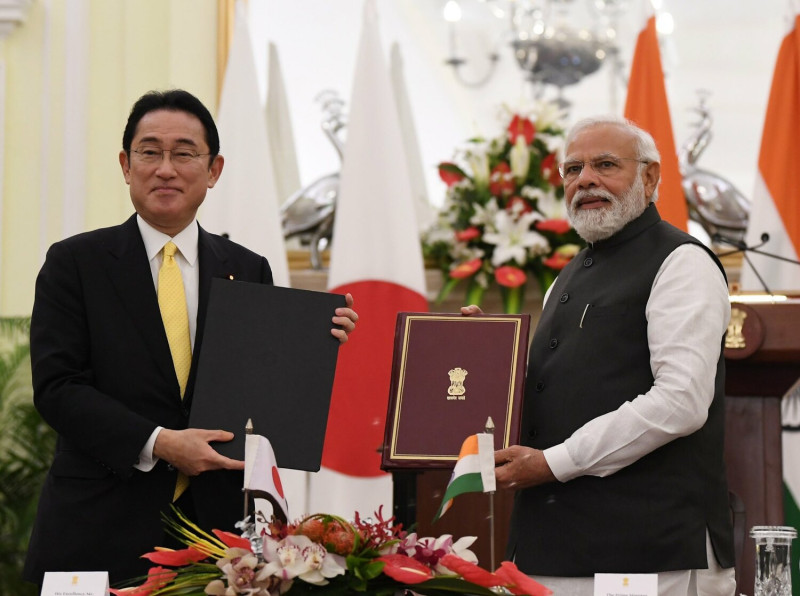 日本首相岸田文雄（左）19日出訪印度總理莫迪（右）勸莫迪公開譴責俄國，但無功而返。   圖：翻攝自莫迪推特