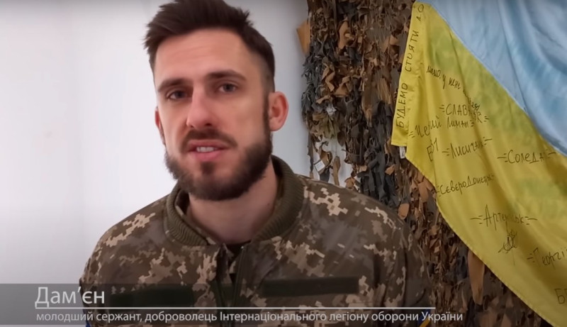 烏克蘭國際軍團任命第一位簽署國際軍團合約的達米安·馬格魯(Damien Magru)為正式對外發言人。   圖：翻攝Мілітарний臉書