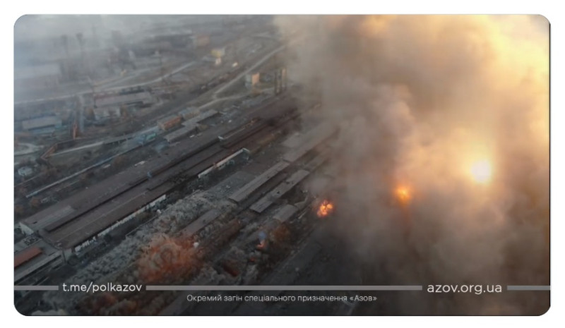 烏國南部大城馬里烏波爾拒絕投降，俄軍加大力道攻擊，傳出在短短10秒內至少空襲轟炸9處工業區廠房。   圖：翻攝АЗОВ推特